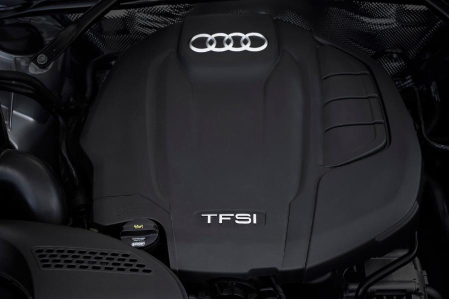 Моторный отсек Audi Q5 2.0T Quattro 2017 года  (NA) (фото 7 из 40)